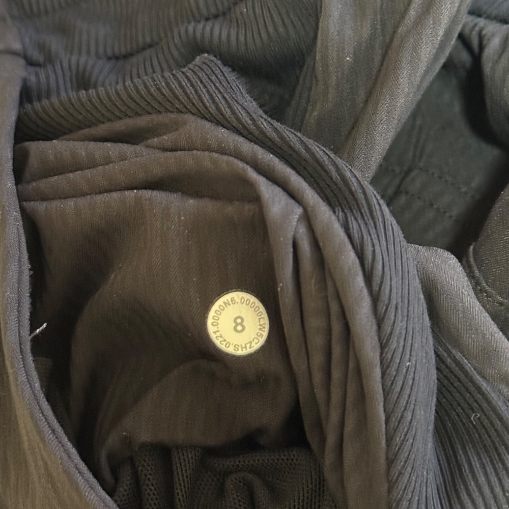 Lululemon Beyond the Studio Jogger in Black Color Size 8 - Picture 15 of 16